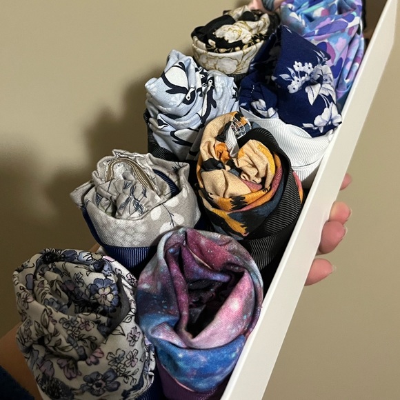 Nursing Scrub Cap with Ribbon Ponytail - Gold Flowers - Picture 4 of 4